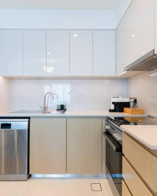 Apartment Stylish 1 Bedroom L Next To Mall L Great Amenities