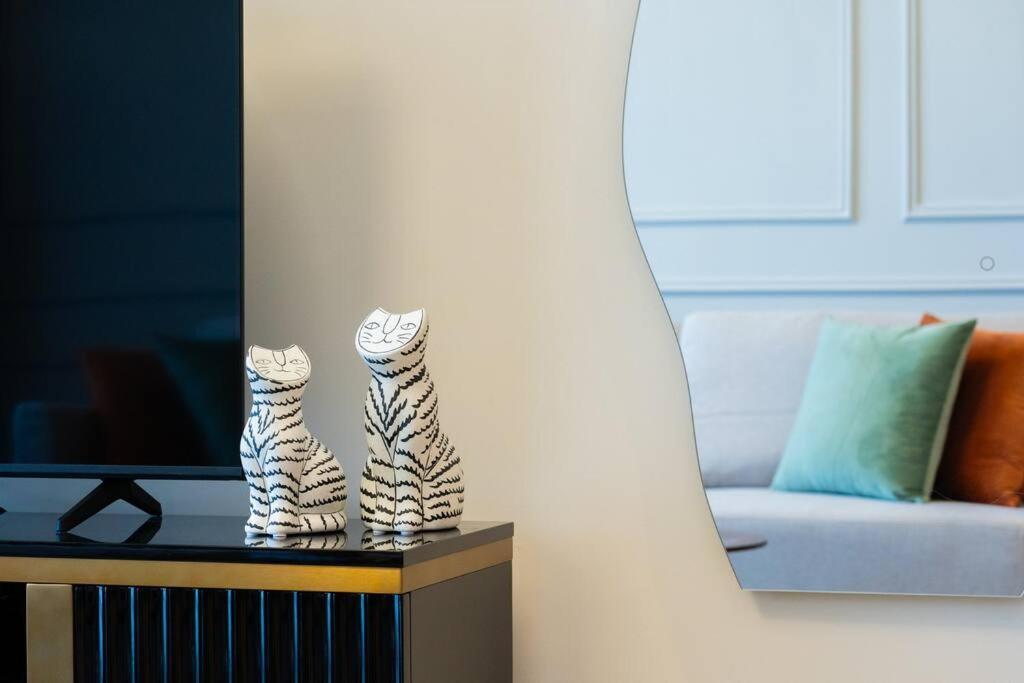 Stylish 1 Bedroom L Next To Mall L Great Amenities * Dubai