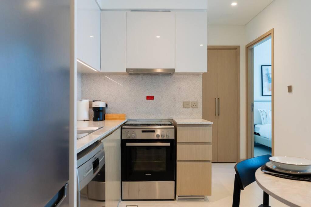 Stylish 1 Bedroom L Next To Mall L Great Amenities