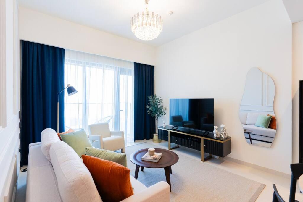 Stylish 1 Bedroom L Next To Mall L Great Amenities Apartment *